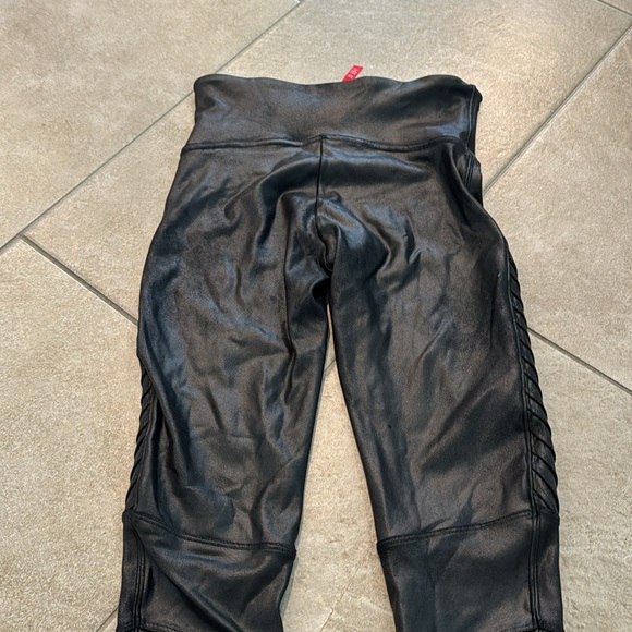 Spanx Faux Leather Leggings - Picture 6 of 7